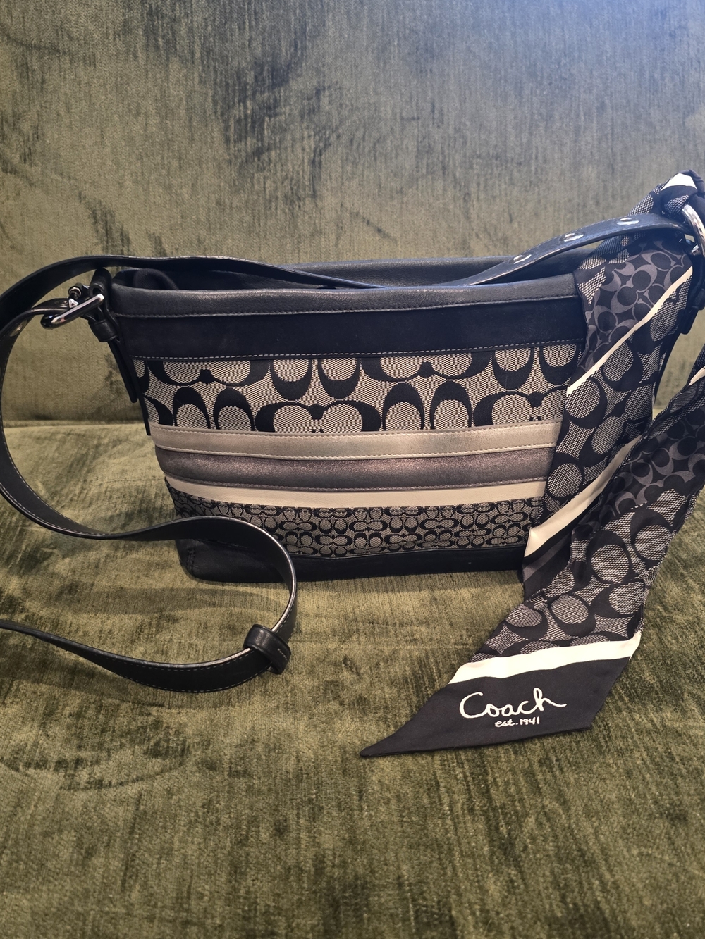 Coach F11528 Y2K Signature Black Striped Hobo Bag Vintage With Scarf
